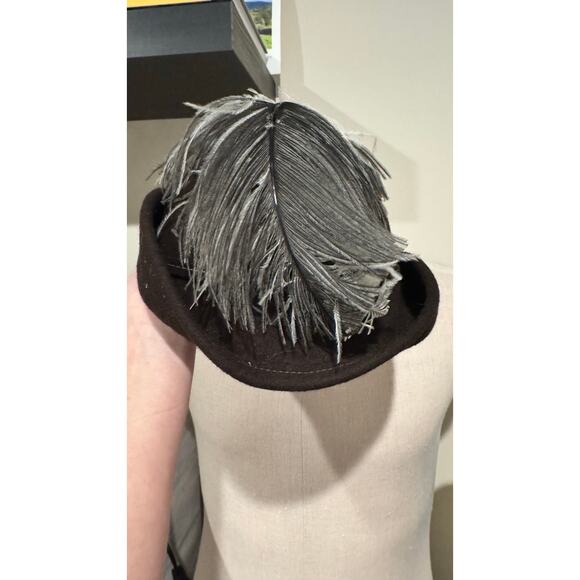 Vintage 50-60\'s Bellini Originals Black cocktail tilt Hat Silver Feather Accent main image 4